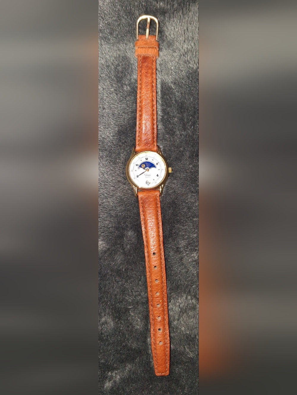 Vintage Never Worn Timex  Moonphase Watch with Leather Band - Picture 3 of 7